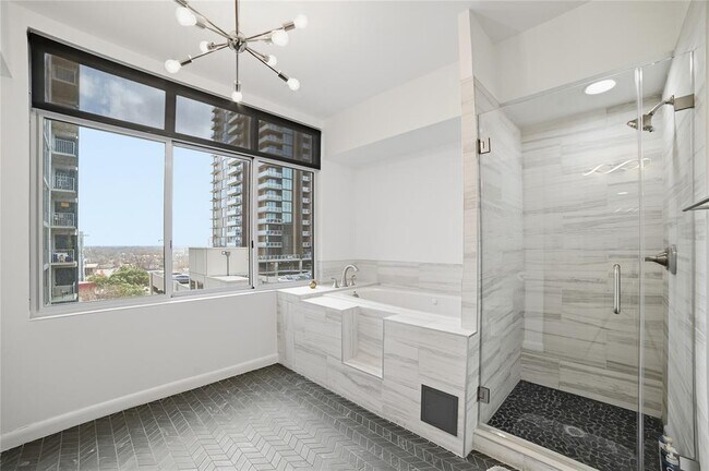 Building Photo - 54 Rainey St