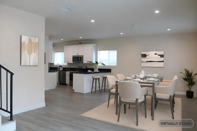 Building Photo - Charming & Private 4-Bedroom, 4-Bath Home in Sherman Oaks