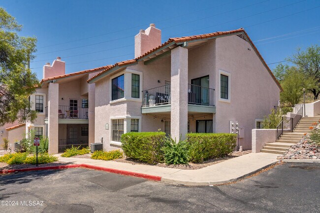 Building Photo - 6441 N Tierra De Las Catalinas