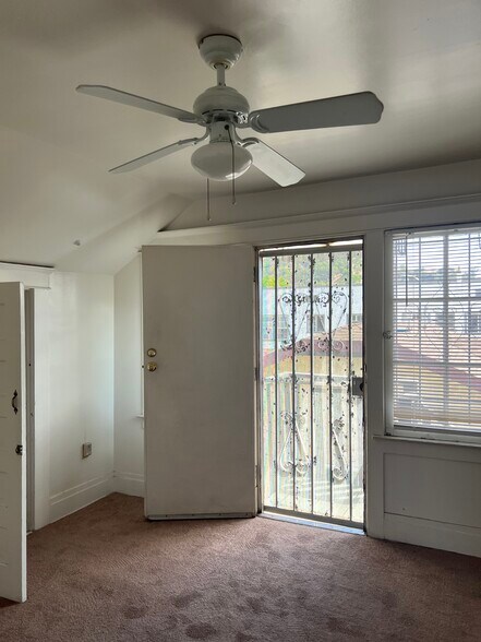 Building Photo - 4122 1/2 Griffin Ave
