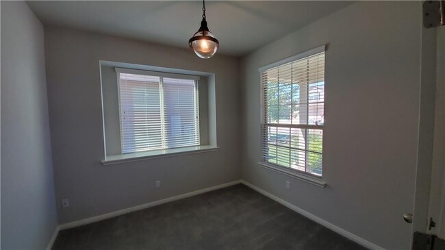 Building Photo - 524 Palmilla St
