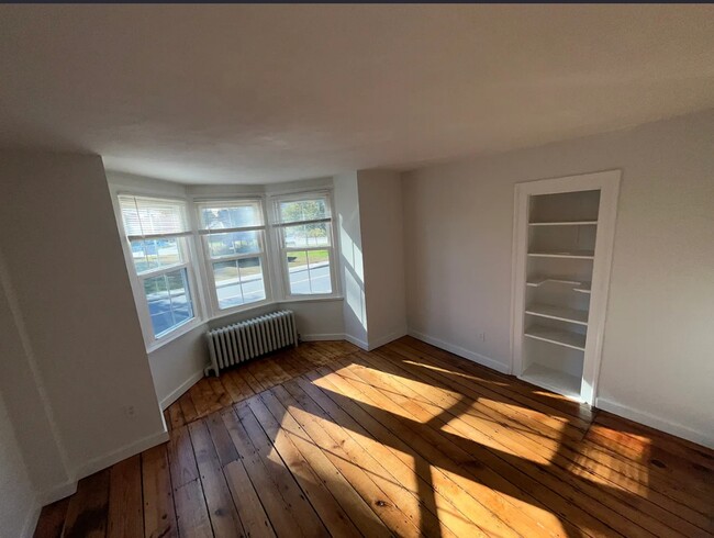 Building Photo - 9 Essex Rd