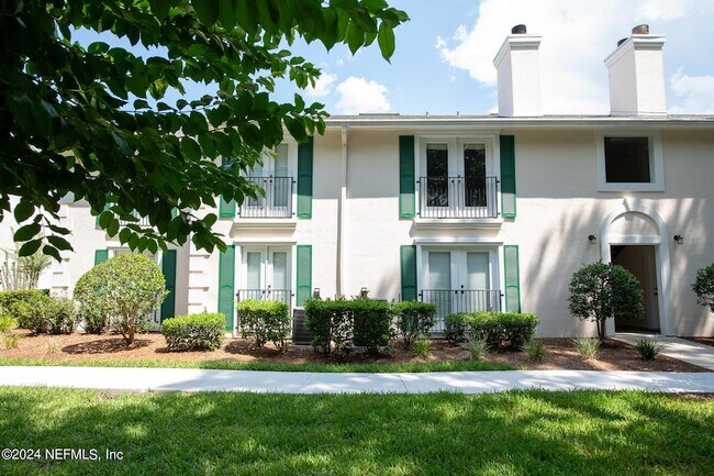 Building Photo - 13715 Richmond Park Dr N