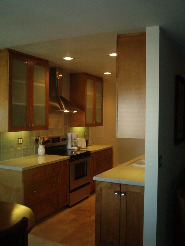 Building Photo - 700 Westmount Dr