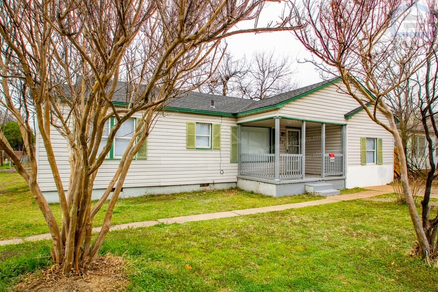 Building Photo - 2206 NW 19th St