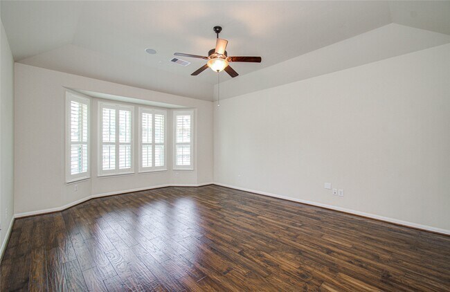 Building Photo - 28666 Pleasant Forest Dr
