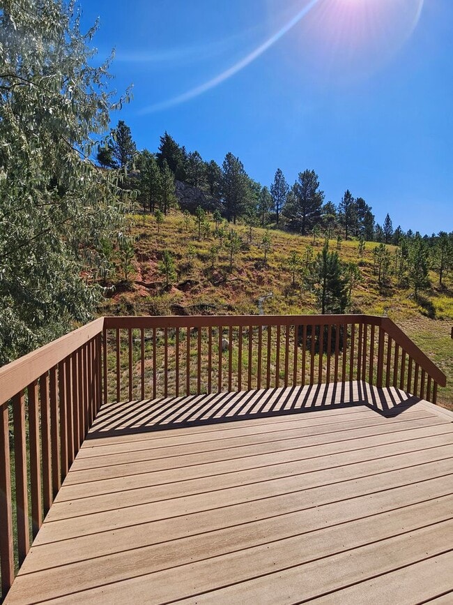 Building Photo - 4 BEDROOM | 3 BATH | TOWNHOME | GARAGE | WEST SIDE