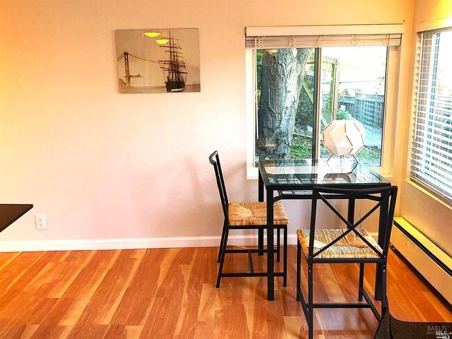 Building Photo - 2371 Vista Del Mar