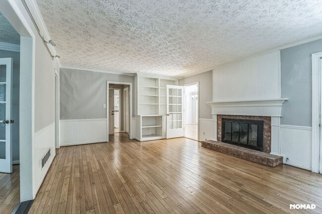 Building Photo - Spacious 5BR House in Marietta