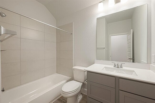 Building Photo - 213 McCrea Ct