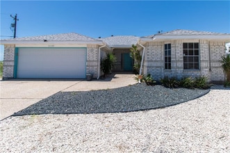 Building Photo - 16049 Treebine Dr