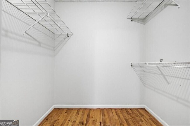 Building Photo - 1055 Autumn Crest Ct