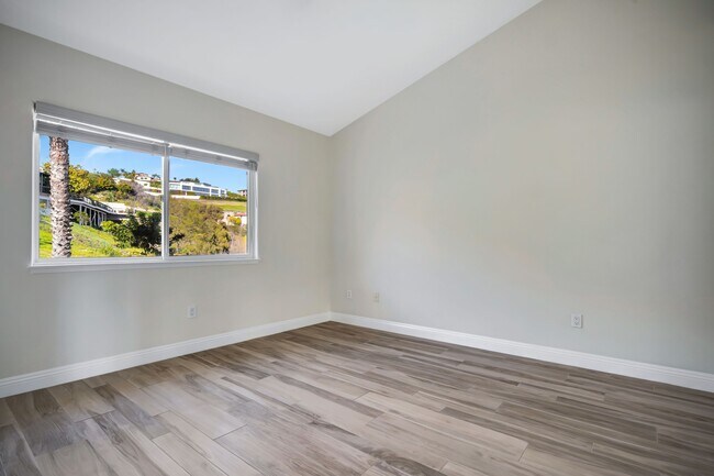 Building Photo - 6463 Zuma View Pl