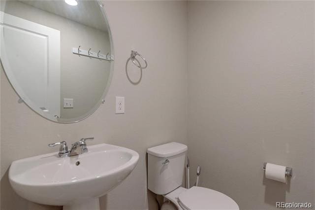 Building Photo - 1049 Oak Cir