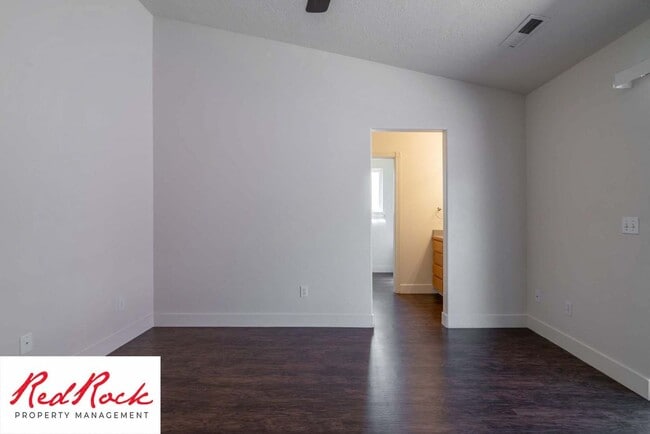 Building Photo - Spacious 3-Bed, 2-Bath Ivins Townhome – Do...