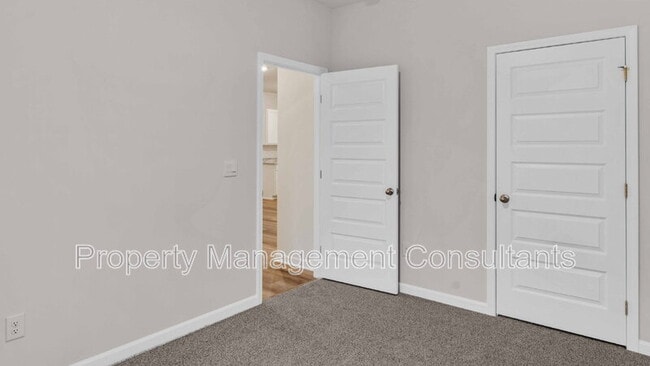 Building Photo - 319 Murphy Ln