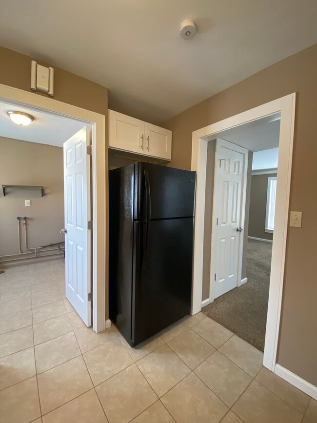 Building Photo - 6825 Beresford Ave