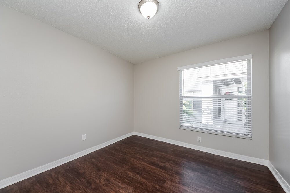 Building Photo - 16444 Coopers Hawk Ave