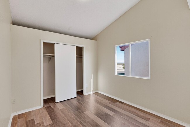 Building Photo - 4 bedroom 2.5 bath home in East El Paso!