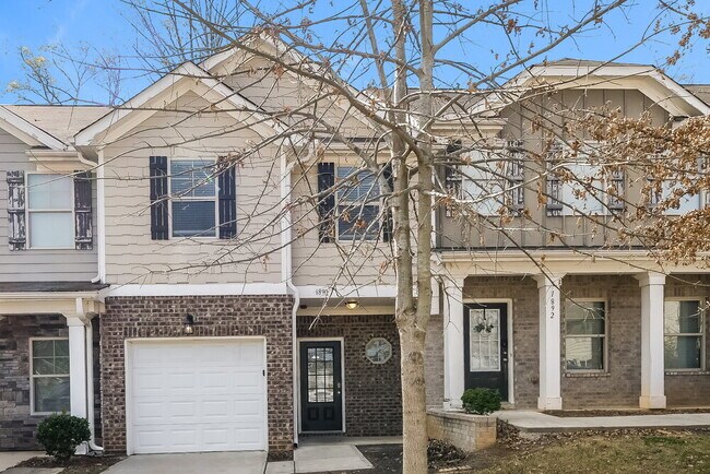 Building Photo - 1890 Old Dogwood