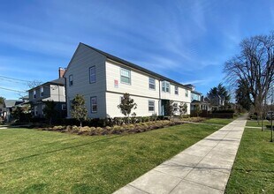 Building Photo - Modern 1-Bedroom! Private Storage w/Washer...