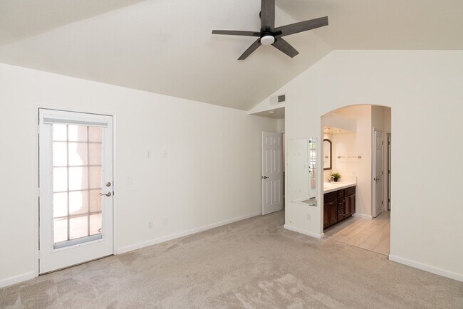 Building Photo - 3 Bedroom Townhome in the Monte Rio Community of Rancho Peñasquitos