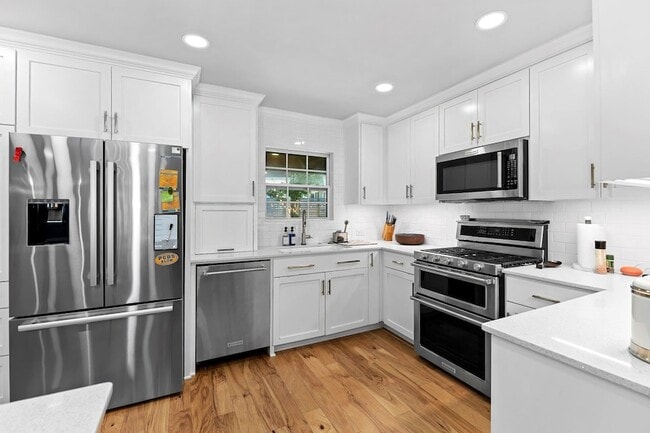 Building Photo - 3307 Garden Villa Ln