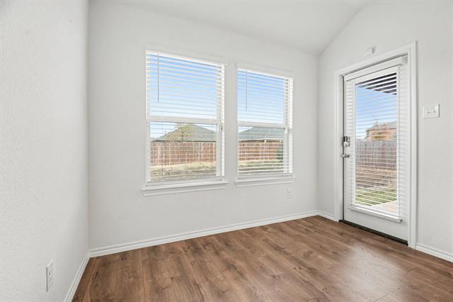 Building Photo - 717 English Dr