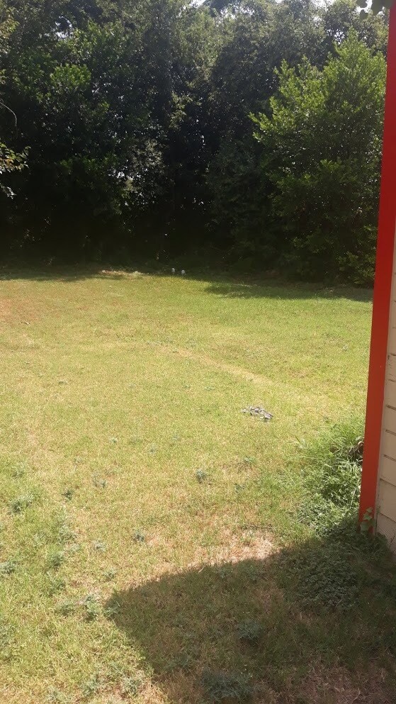 Building Photo - 223 Hood St