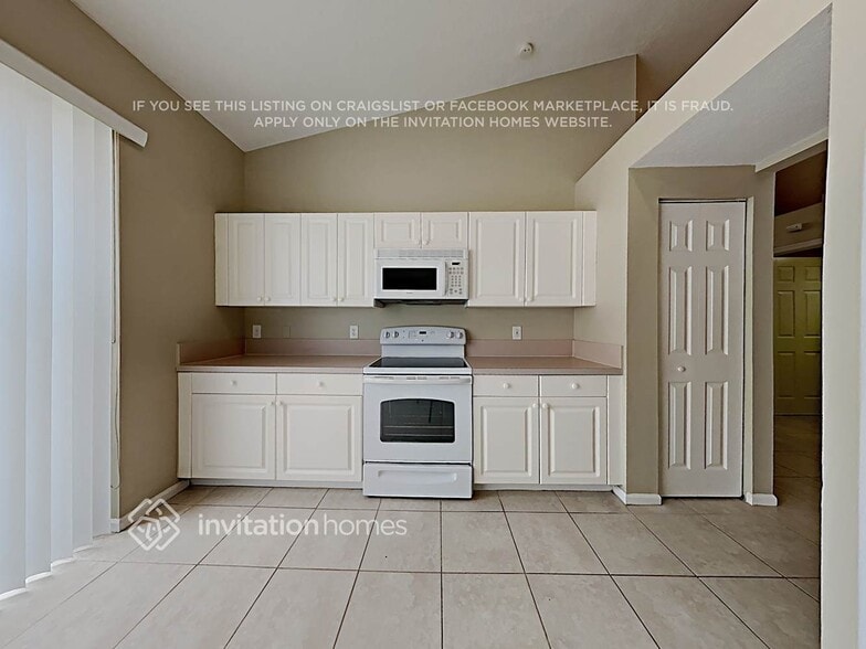 Building Photo - 13657 Kiltie Ct