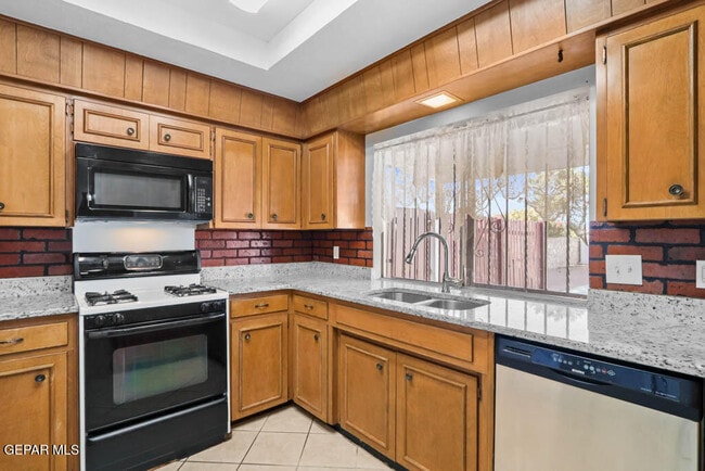 Building Photo - 10529 Texwood Ave