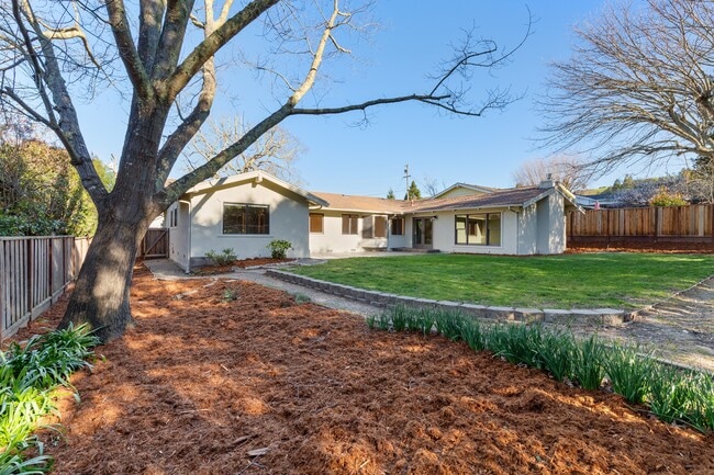 Building Photo - 4 Pimentel Ct