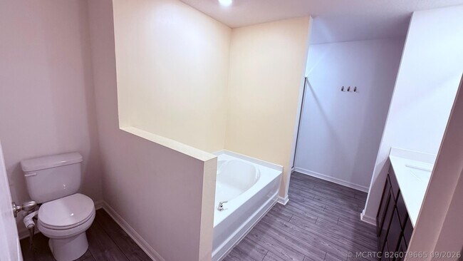 Building Photo - 5361 Imagination Dr