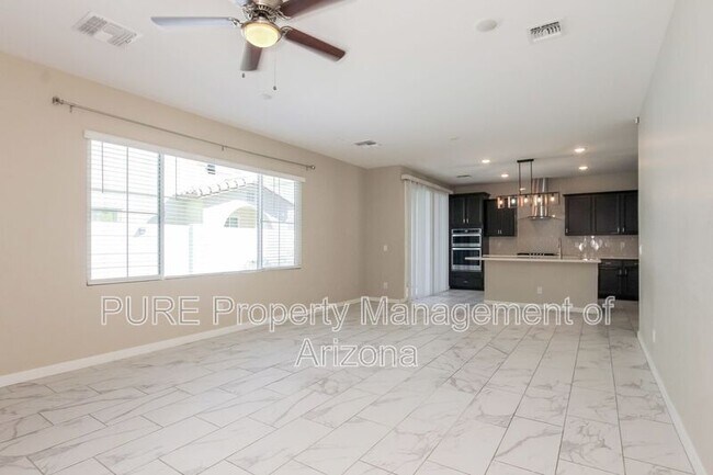 Building Photo - 852 W Park Ave