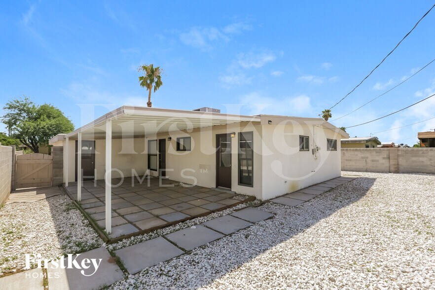 Building Photo - 333 S Mallard St