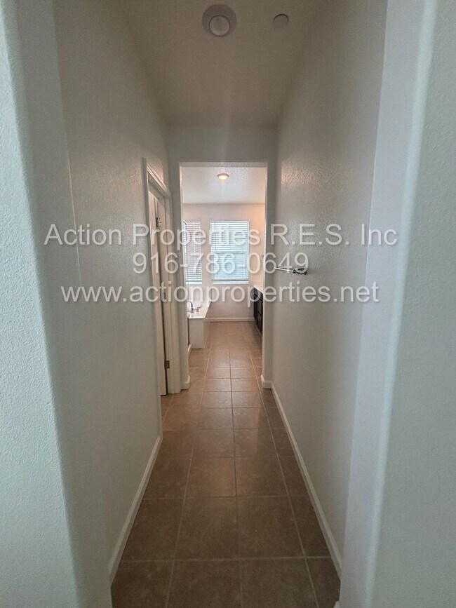 Building Photo - Rocklin Meritage Durango Subdivision - 2 Story 3 Bed, 2.5 bath - 1,833 sqft - NO HOA!