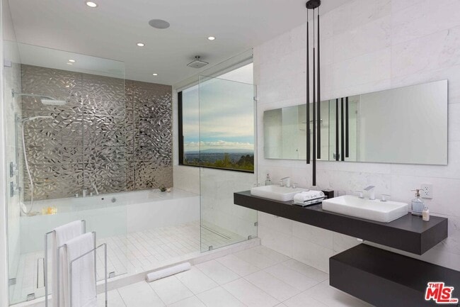 Building Photo - 2399 Mt Olympus Dr