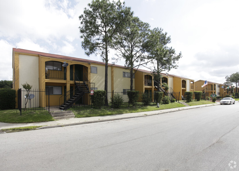 Building Photo - Palms at Baytown