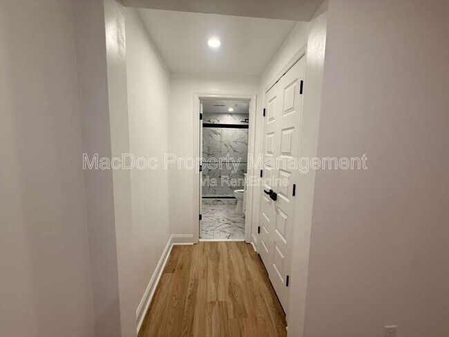 Building Photo - 10402 Laurel Ridge Way