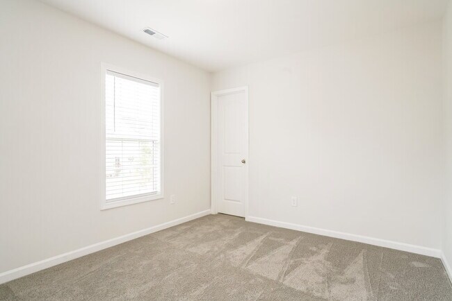 Building Photo - 106 Rosemary St