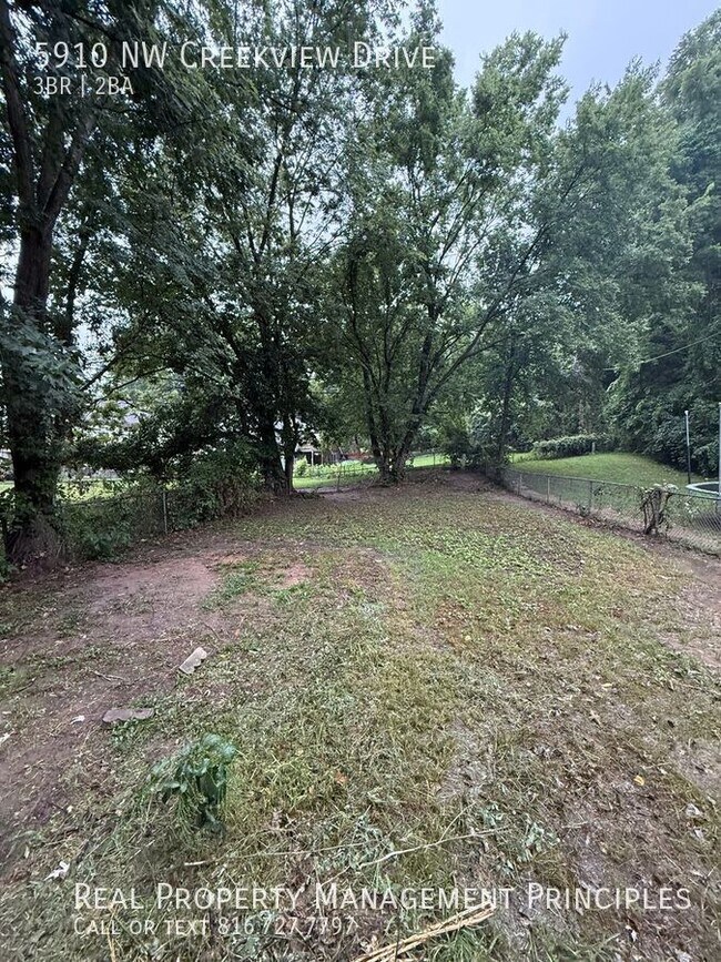 Building Photo - 5910 NW Creekview Drive-