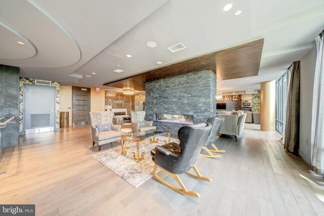 Building Photo - 45 Sutton Square SW
