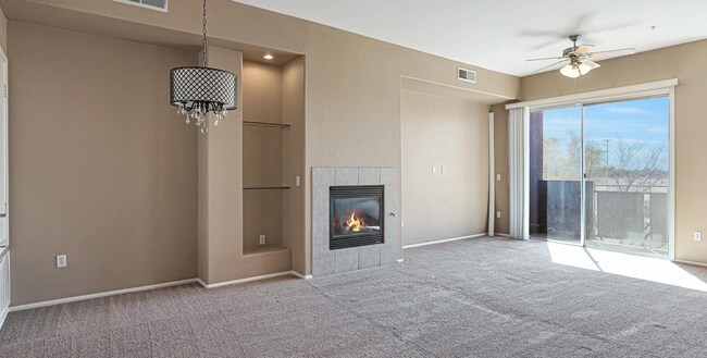 Building Photo - Beautiful Gated Townhome Near State Farm Stadium & Westgate