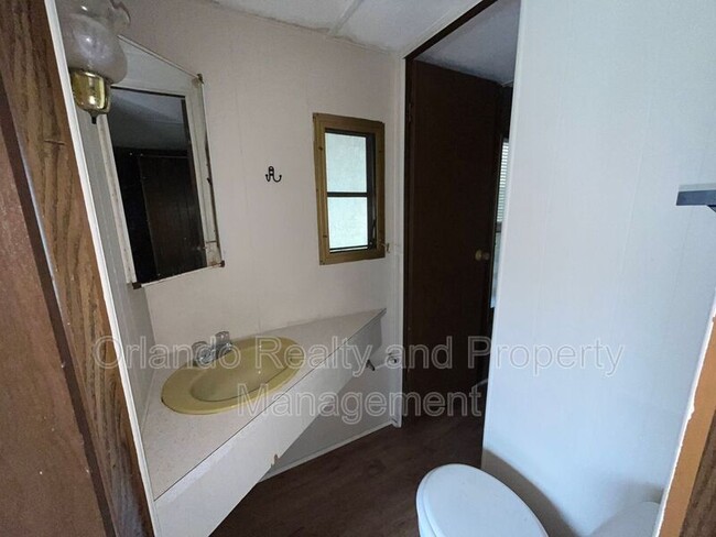 Building Photo - 7709 Brentwood Dr