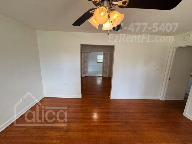 Building Photo - Coming Soon – Charming & Convenient 3-Bedr...