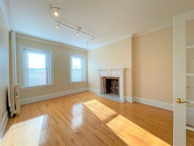 Building Photo - 878 Massachusetts Ave