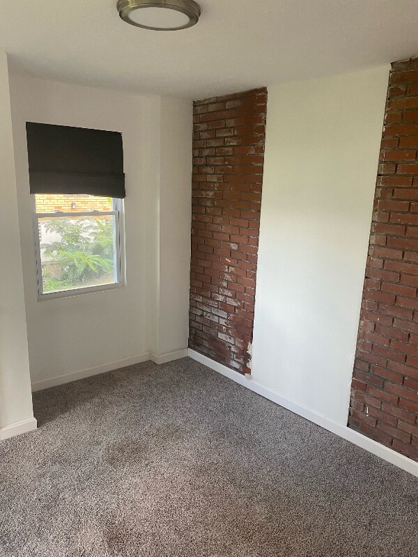 Building Photo - 2729 Custer Ave