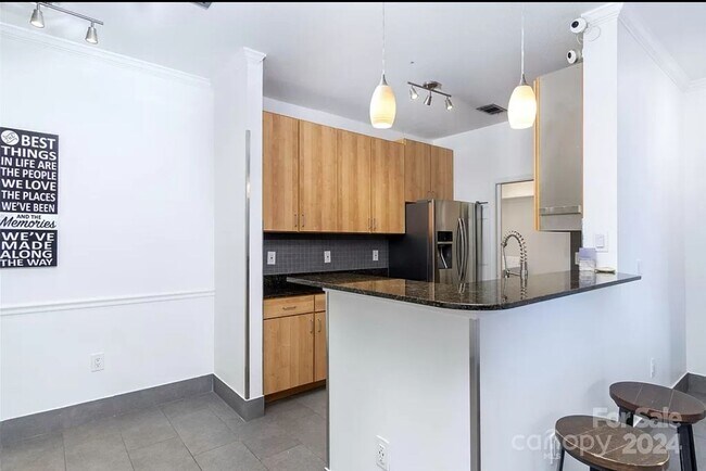 Building Photo - Asheville Condo Rental
