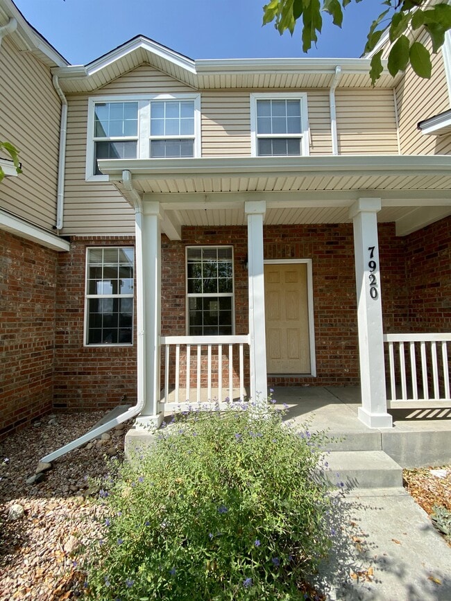 Building Photo - 7920 Sandy Springs Point