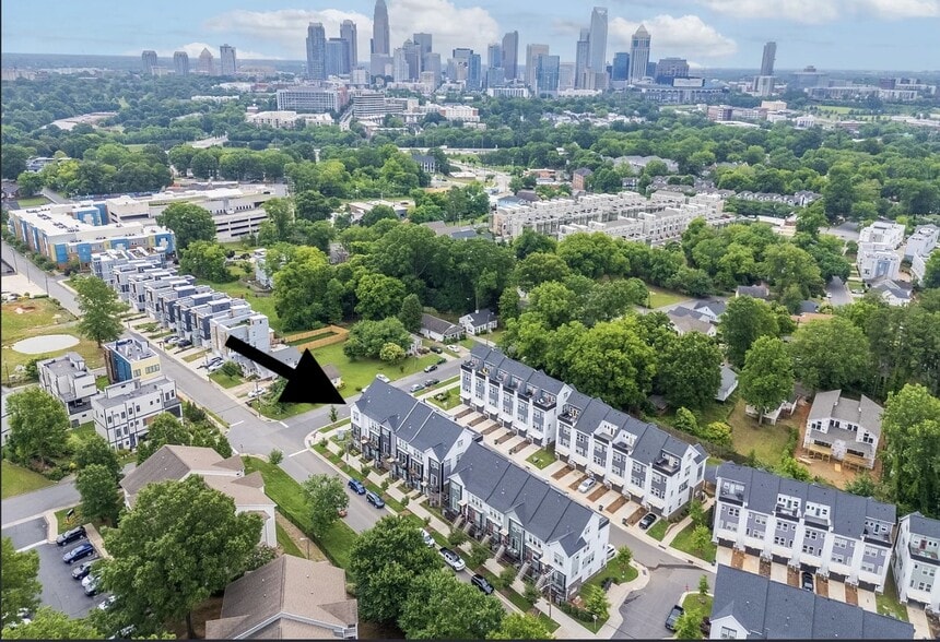 Primary Photo - 219 S Bruns Ave